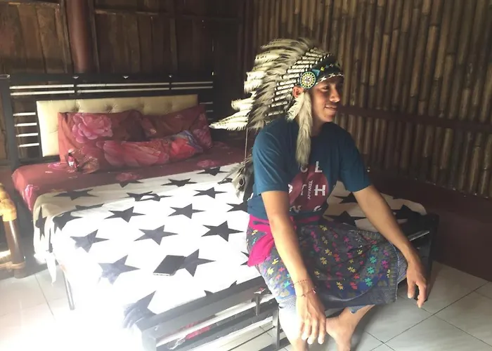 Made Roejas * Uluwatu
