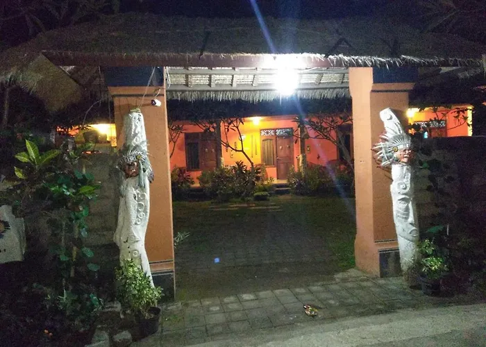 Made Roejas * Uluwatu